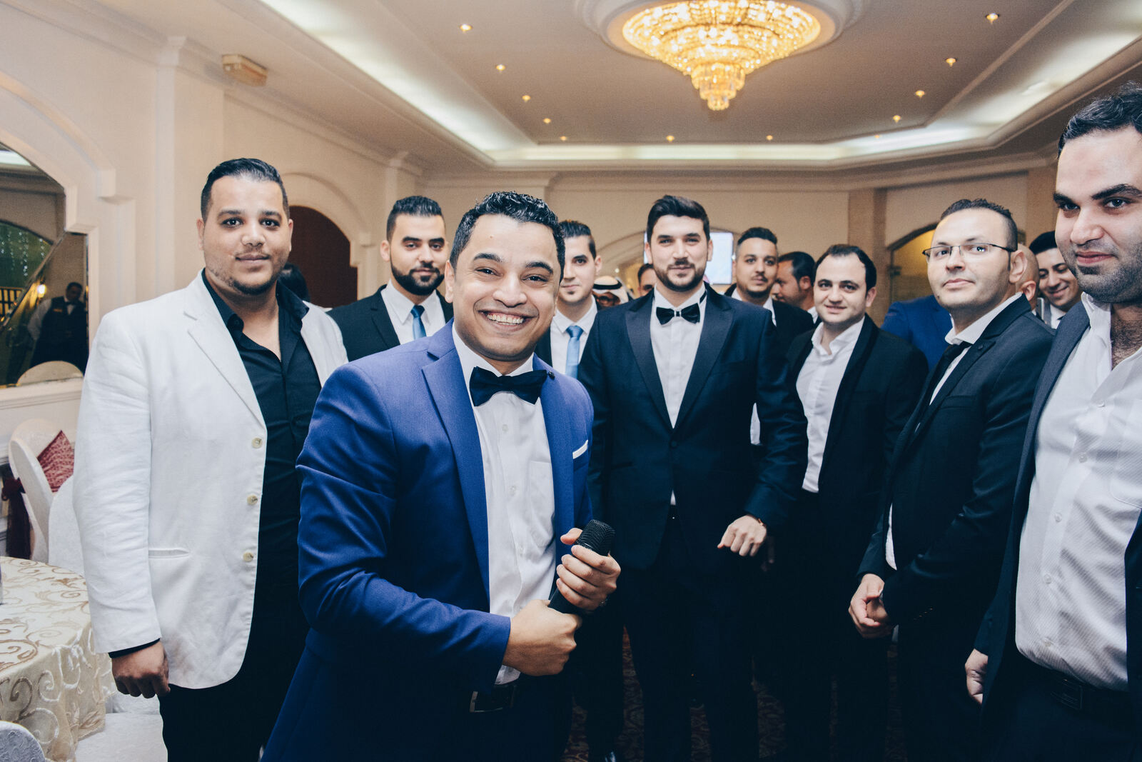 حفل استقبال بالبدلة الرسمية | Modern black-tie reception